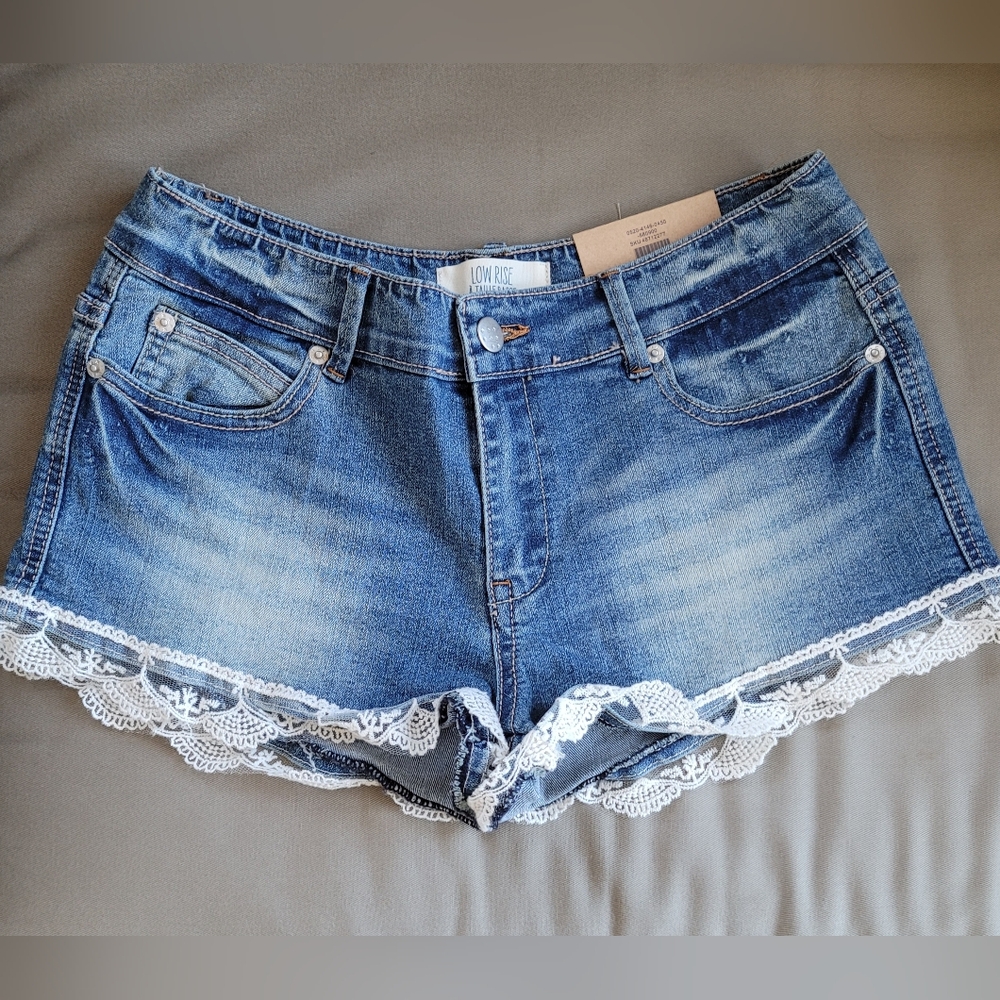 A Taille Basse Jean Shorts Blue Distressed Denim Lace Hem Low Rise Size …